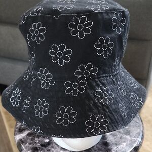 Cool, Black Bucket Hat with White Daisy Stitching. Ready For Summer.